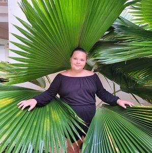 Meet your Posher, Laurie